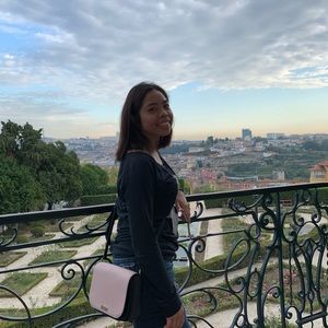 Meet your Posher, Eva